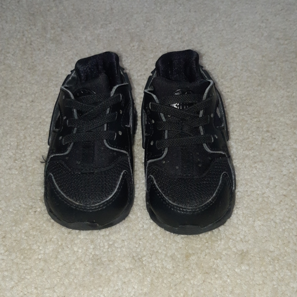 Nike Huarache Black Toddler size 5
